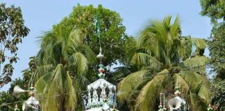আজ জুমাবার ঐতিহ্যবাহী চরণদ্বীপ দরবার শরীফে চন্দ্র মাসিক ফাতেহা শরীফ