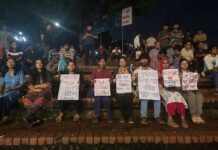 অন্তর্বর্তী সরকারের কাছে পাঁচ দাবি চট্টগ্রামের শিক্ষার্থীদের