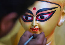 দুর্গাপূজার ছুটি বাড়ছে একদিন